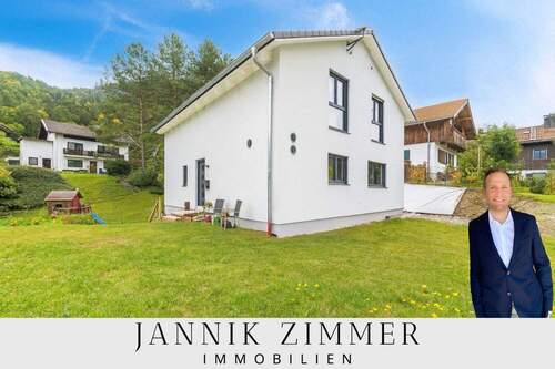 JANNIK ZIMMER Immobilien - Neuwertig & sofort bezugsfrei - Einfamilienhaus in Kochel mit viel Platz & Gestaltungsfreiheit