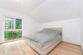 Schlafzimmer 1 OG - 