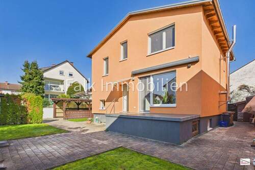 Ansicht Hauseingangsseite - ***Zweite Reihe, erste Wahl! Gemütliches Einfamilienhaus, Garten + Garage in Brühl-Rohrhof***