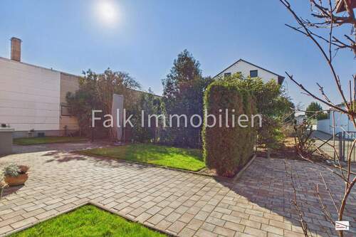 Hof und Garten - 3 Zimmer Einfamilienhaus zum Kaufen in Brühl