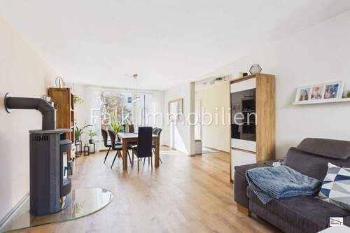 Wohn-/Esszimmer mit Schwedenofen - 3 Zimmer Einfamilienhaus in Brühl