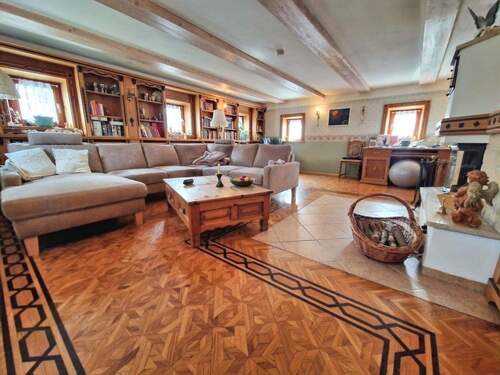 Wohnzimmer - 7 Zimmer Einfamilienhaus zum Kaufen in Hirschfelde