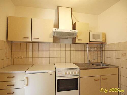 Küche mit Mobiliar - 2 Zimmer Etagenwohnung in Frankenberg
