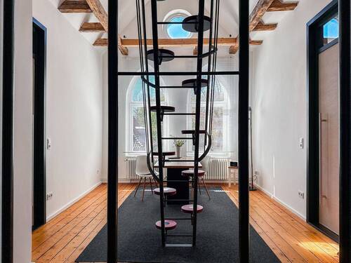 Treppenaufgang und Esszimmer - 