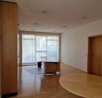 Sehr Gediegene Büro- und Praxisräume in Urexweiler, einzugsbereit - teilbar -