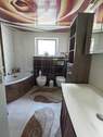 Bad mit Wanne und Dusche UG - 