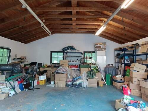 Doppelgarage mit Werkstatt - 