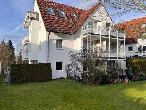 Hausansicht - 3 Zimmer Etagenwohnung zum Kaufen in Nürnberg