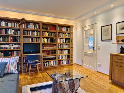 ..mit Bibliothek - 