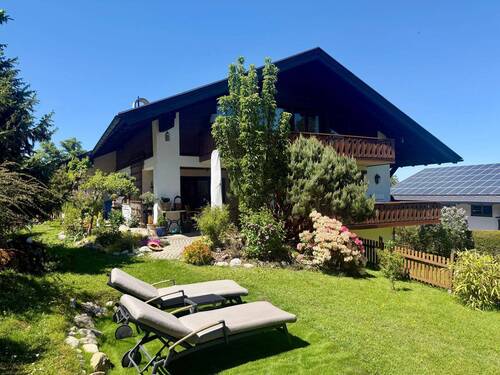 Haus mit Garten - 