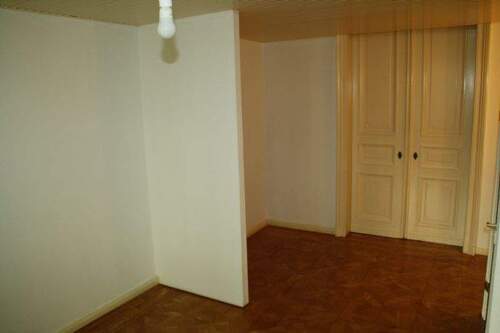 Pantryküche und Du Bad hinter Türen - Etagenwohnung in Bremen zur Miete