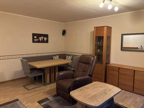 Wohn- und Esszimmer - 2 Zimmer Etagenwohnung in Krefeld