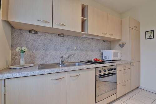 Einbauküche (ohne Geschirrspüler) - 