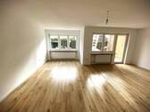 Titel - *TOP* Neu renoviertes Reihenmittelhaus mit Garage und Garten