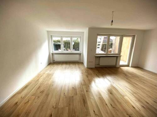 Titel - *TOP* Neu renoviertes Reihenmittelhaus mit Garage und Garten