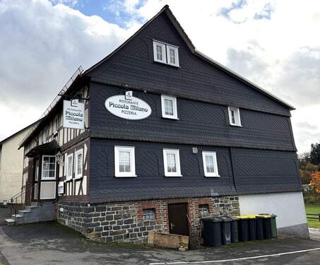 Außenansicht - 5 Zimmer Mehrfamilienhaus, Wohnhaus zum Kaufen in Hatzfeld (Eder)