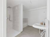 Bad mit Dusche und Wanne - 