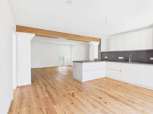Küche und Wohnraum - 3 Zimmer Etagenwohnung in Amberg