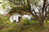 Garten - Attraktives Einfamilienhaus mit zwei Wohneinheiten in ruhiger Randlage