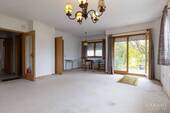 Wohnzimmer EG - 7 Zimmer Einfamilienhaus zum Kaufen in Osterhofen