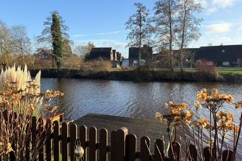 Steg am Wasser - Dornumersiel! Direkt am Wasser - top-gepflegte Eigentumswohnung mit Steg