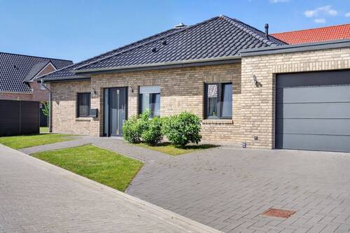 Bild 1 - Top gepfl. Bungalow mit gr. Garage & Terrasse in ruhiger, bevorz. Wohnlage