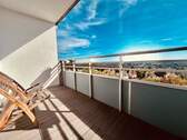 Ausblick vom Balkon - Elegante Etagenwohnung mit Panoramablick, zwei Balkonen und Aufzug!