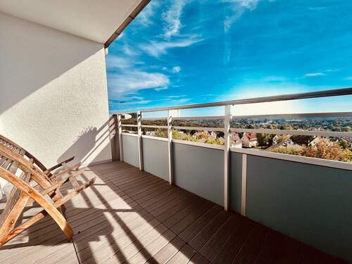 Ausblick vom Balkon - Elegante Etagenwohnung mit Panoramablick, zwei Balkonen und Aufzug!