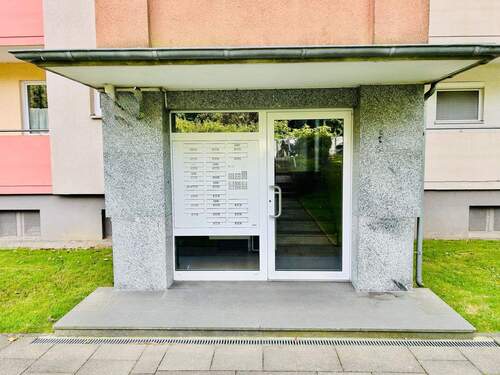 Hauseingang - 3 Zimmer Etagenwohnung in Wuppertal