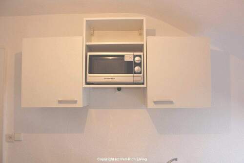 Schränke mit Mikrowelle - 