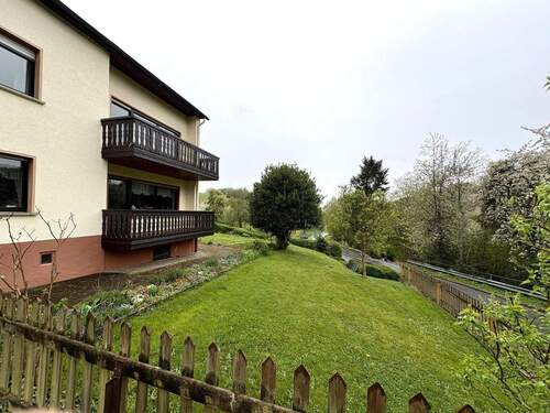 Frontansicht - Großzügiges Einfamilienwohnhaus mit Garten und Scheune