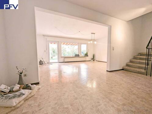 EG Essen m. Blick zu Wohnen - Großes und familienfreundliches Reihen-Eckhaus mit Carport