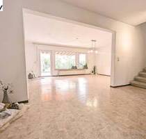 Großes und familienfreundliches Reihen-Eckhaus mit Carport - Nürnberg Langwasser