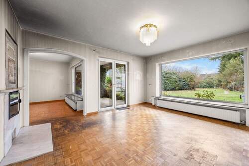 Wohnbereich mit Blick ins Esszimmer - 