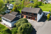 Luftaufnahme - Freistehendes Einfamilienhaus - Wohnen mit Fernblick und Poolhaus