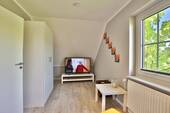 Schlafzimmer 2 rechts mit TV - 