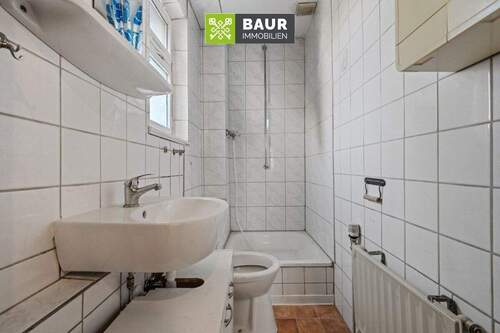 OG Wohnung recht Bad - 