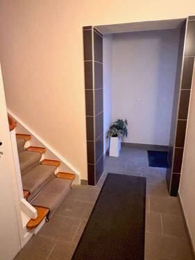 Eingangsbereich Erdgeschoss - 8 Zimmer Mehrfamilienhaus, Wohnhaus zum Kaufen in Mönchengladbach