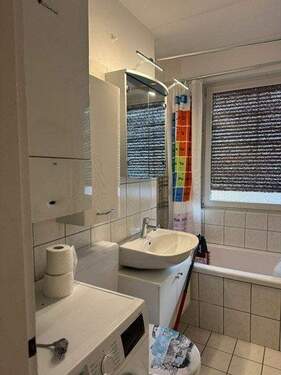 Badezimmer - 3 Zimmer Etagenwohnung in Kassel