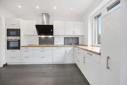 Küche mit Einbauküche - 