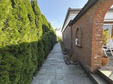 Eingangsbereich - 5 Zimmer Einfamilienhaus zum Kaufen in Sundern / Langscheid