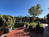 Sonnige Terrasse und Garten - 