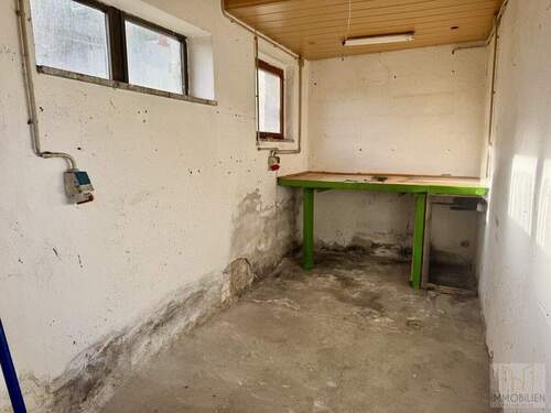Lagerraum mit Starkstromanschluss - 