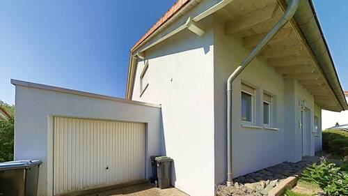Garageneinfahrt - 6 Zimmer Einfamilienhaus in Rehweiler