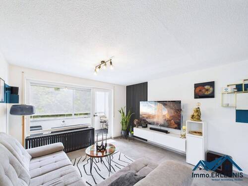 WOW! - WOW! 2023 RENOVIERT! Sehr schöne, moderne 3 Zi.-Whg. in Top-Lage, neue Küche, Balkon, Stpl, Keller !