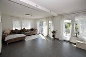 EG - Wohnzimmer Bild 1 - Einfamilienhaus mit 120,00 m² in Reinheim zum Kaufen