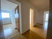 Flur - 3 Zimmer Etagenwohnung in Mainaschaff