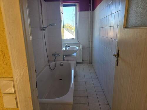 2. OG rechts Bad - Etagenwohnung mit 46,70 m&sup2; in Burow zur Miete