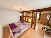 OG Schlafzimmer - Historisches Mehrfamilienhaus mit 3 Wohneinheiten nahe Stadtkern Alpirsbach