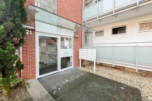 Hauseingangsbereich (2) - Für Macher: Vermietete, gestaltbare Whg. in Citylage